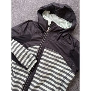 Lululemon Women's Run: Get‎ Up And Glow Jacket Reflective 360 Sz 8 EUC Stripe 3m